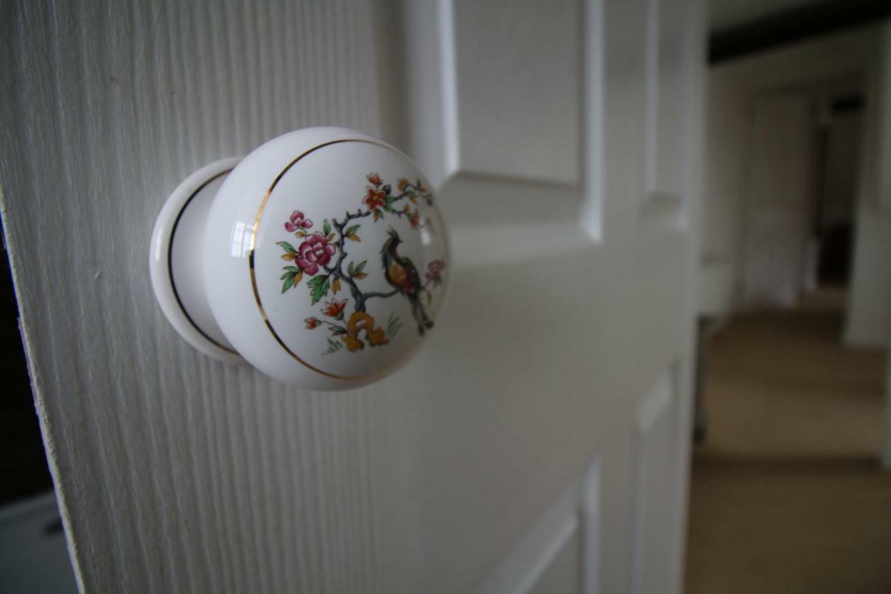 Prince Hill Cottages Worton  外观 照片
