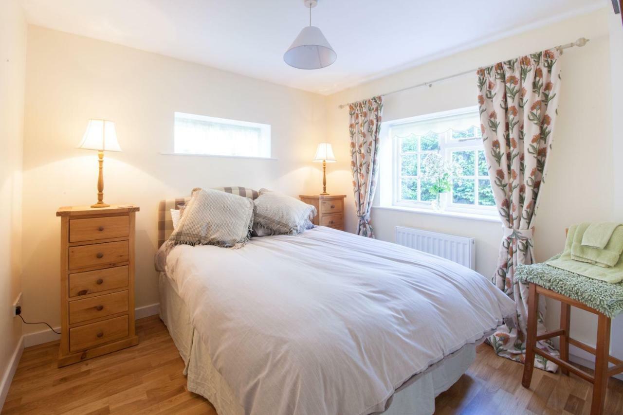 Prince Hill Cottages Worton  外观 照片