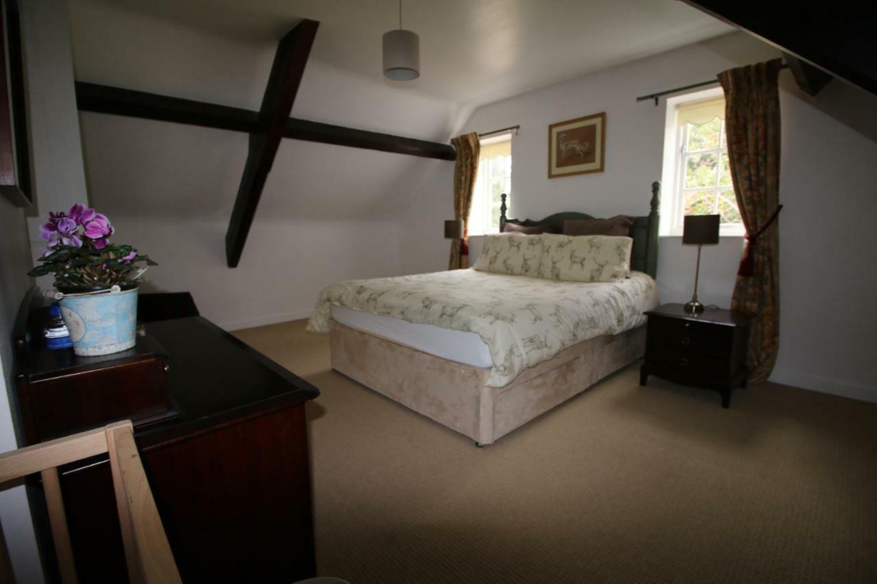 Prince Hill Cottages Worton  外观 照片