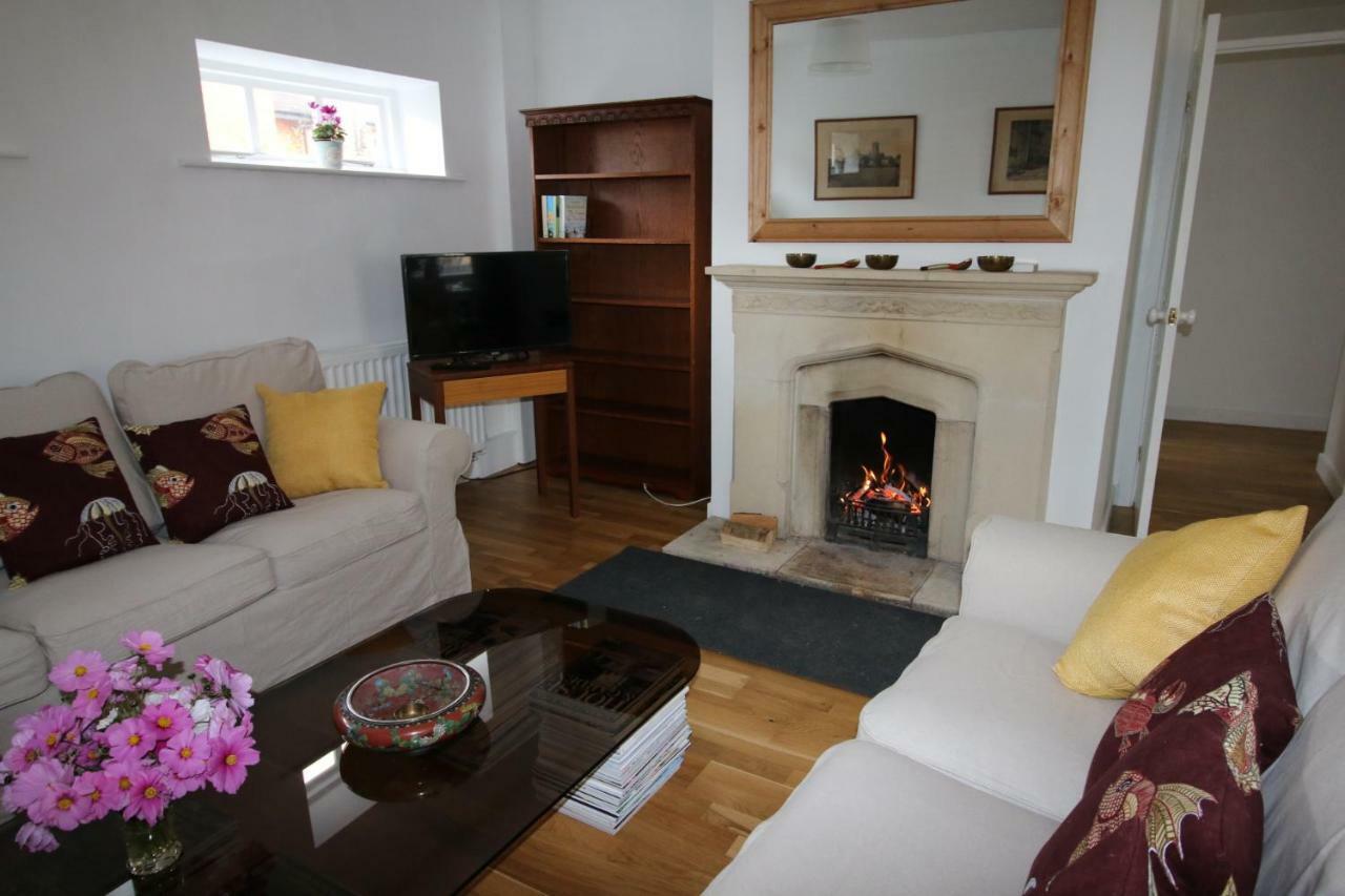 Prince Hill Cottages Worton  外观 照片