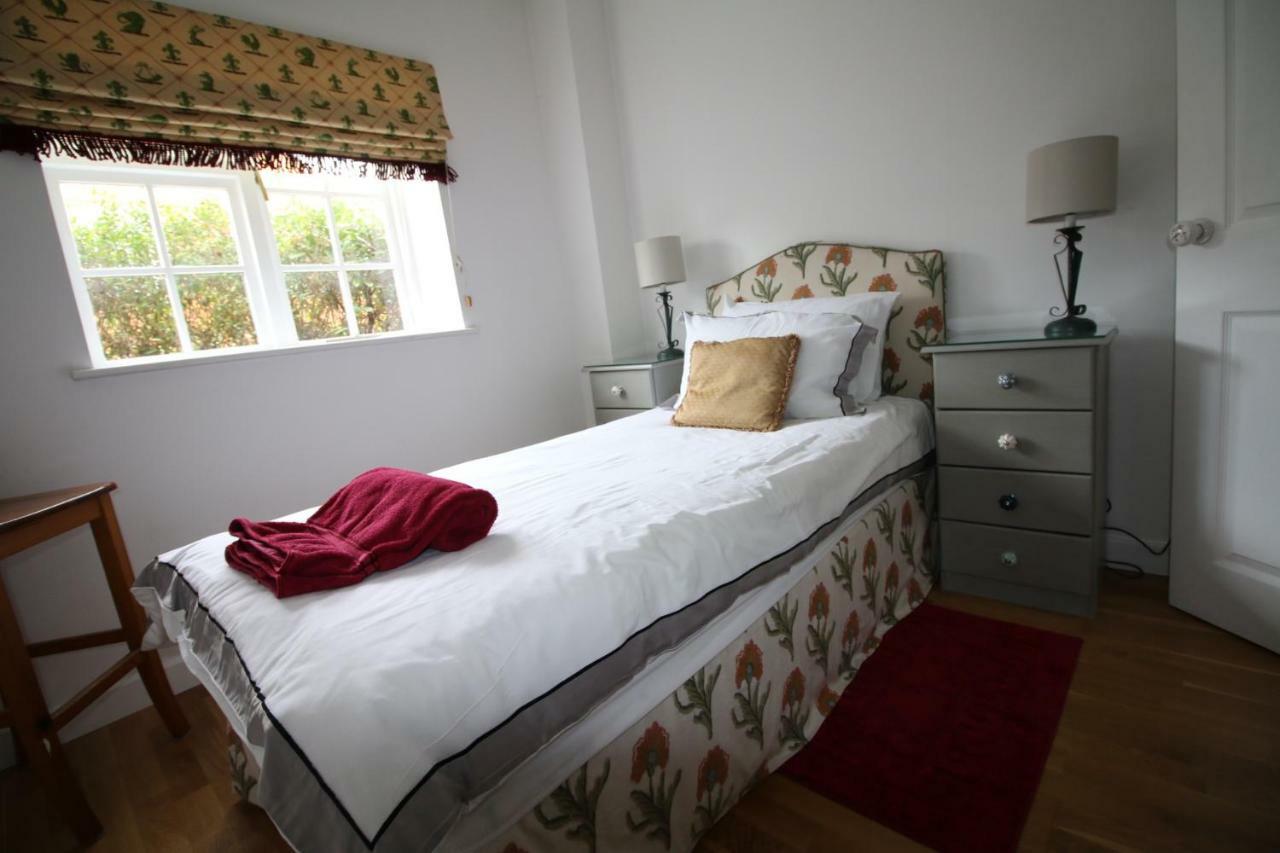 Prince Hill Cottages Worton  外观 照片