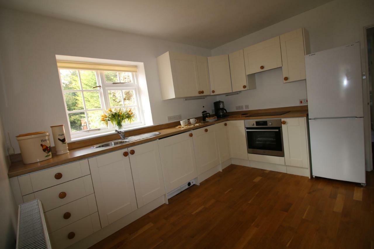 Prince Hill Cottages Worton  外观 照片